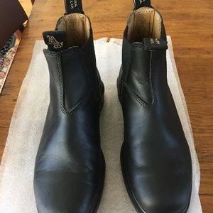 Blundstone Dress (chisel toe) boots, black, US 7-8 AU size 4.